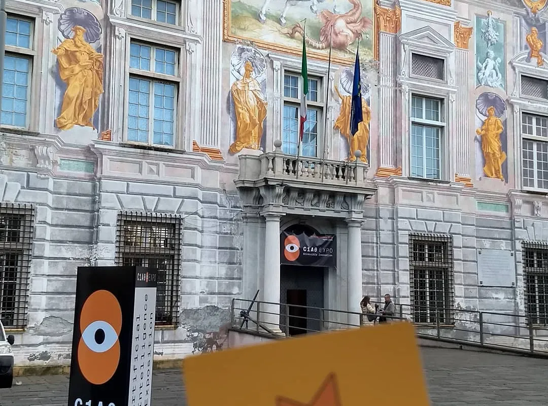 C1A0 EXPO 2019, Palazzo San Giorgio Genova, con la mascotte Sinapsi