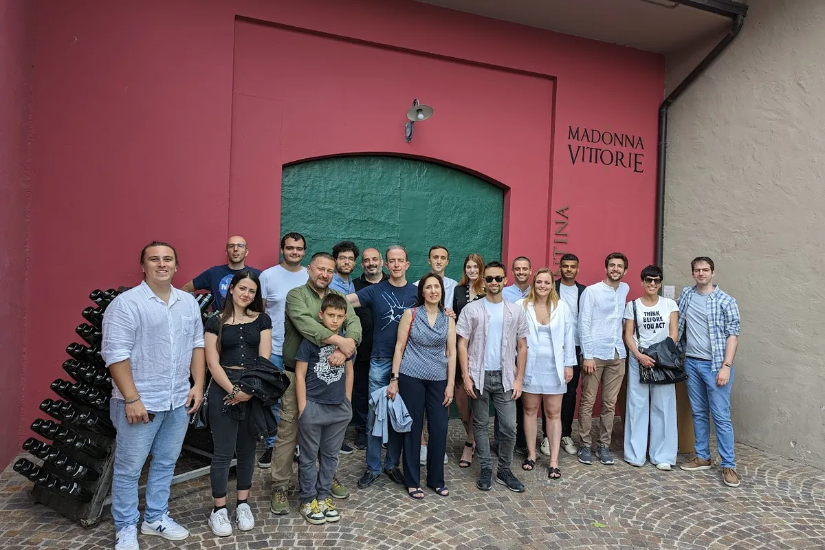 Team Ciaomanager in cantina al ritrìt aziendale sul Lago di Garda, 2023